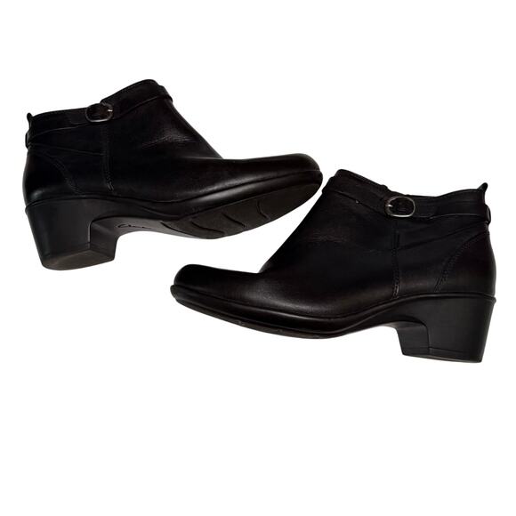 Clarks Womens Shoes Sz 8W Wide Malia Hawthorn Ankle Boots Booties Black Leather - Picture 1 of 7
